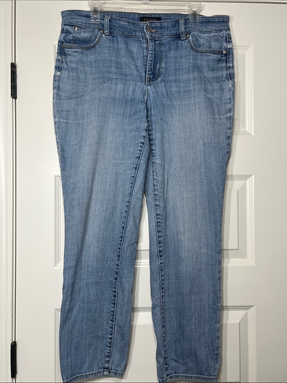 Talbots Flawless Five Pocket Boyfriend Jeans Light Wash Size 10 28 Inseam